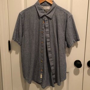 Men’s short sleeve dress shirt button up
